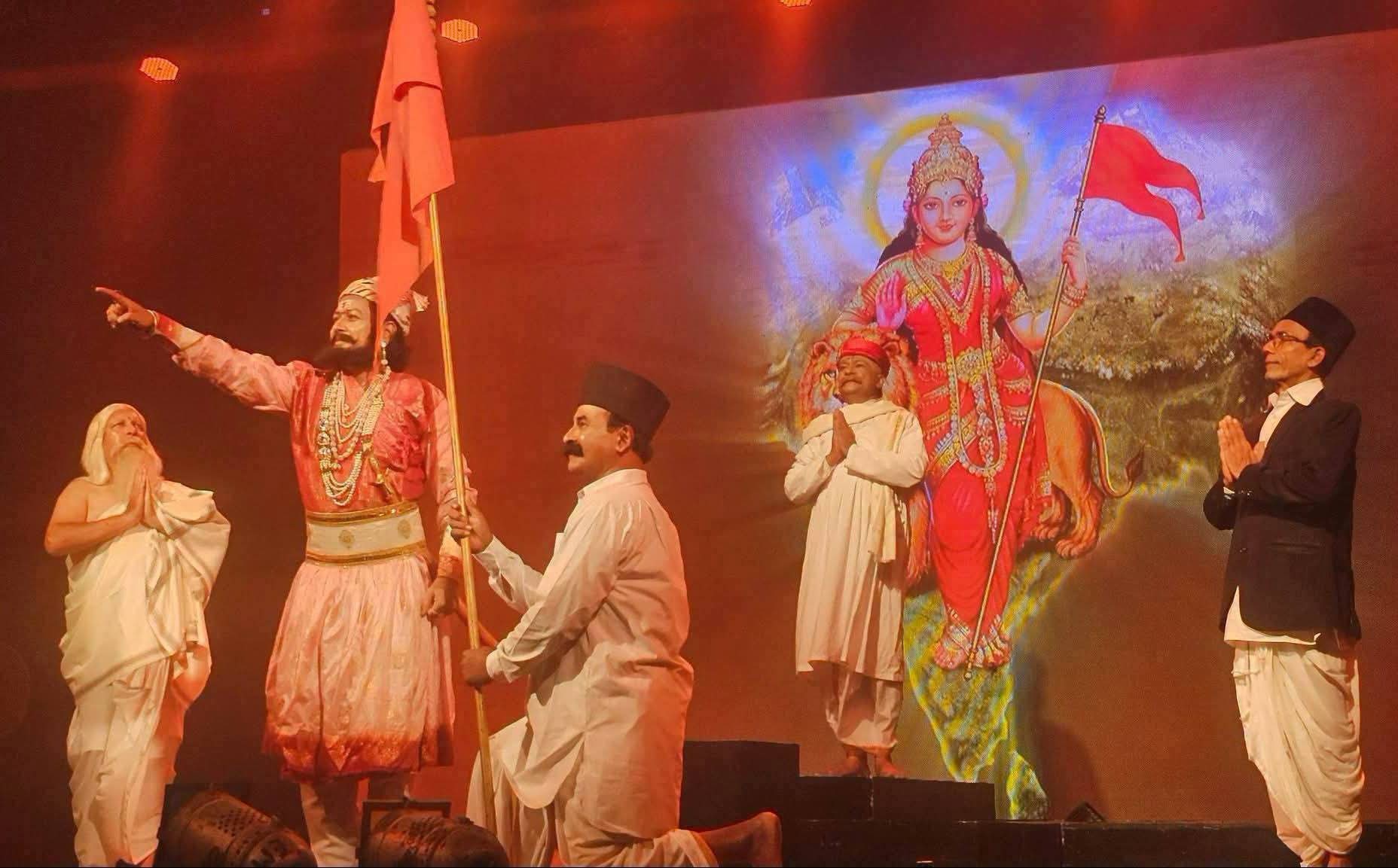 हिल स्टेशन कुकरू में मुख्यमंत्री डॉ. मोहन यादव का अनोखा अंदाज़, खेत में पहुंच कर हल चलाया, युवक आग्रह पर लाठी घुमाई, योग से फिटनेस का संदेश